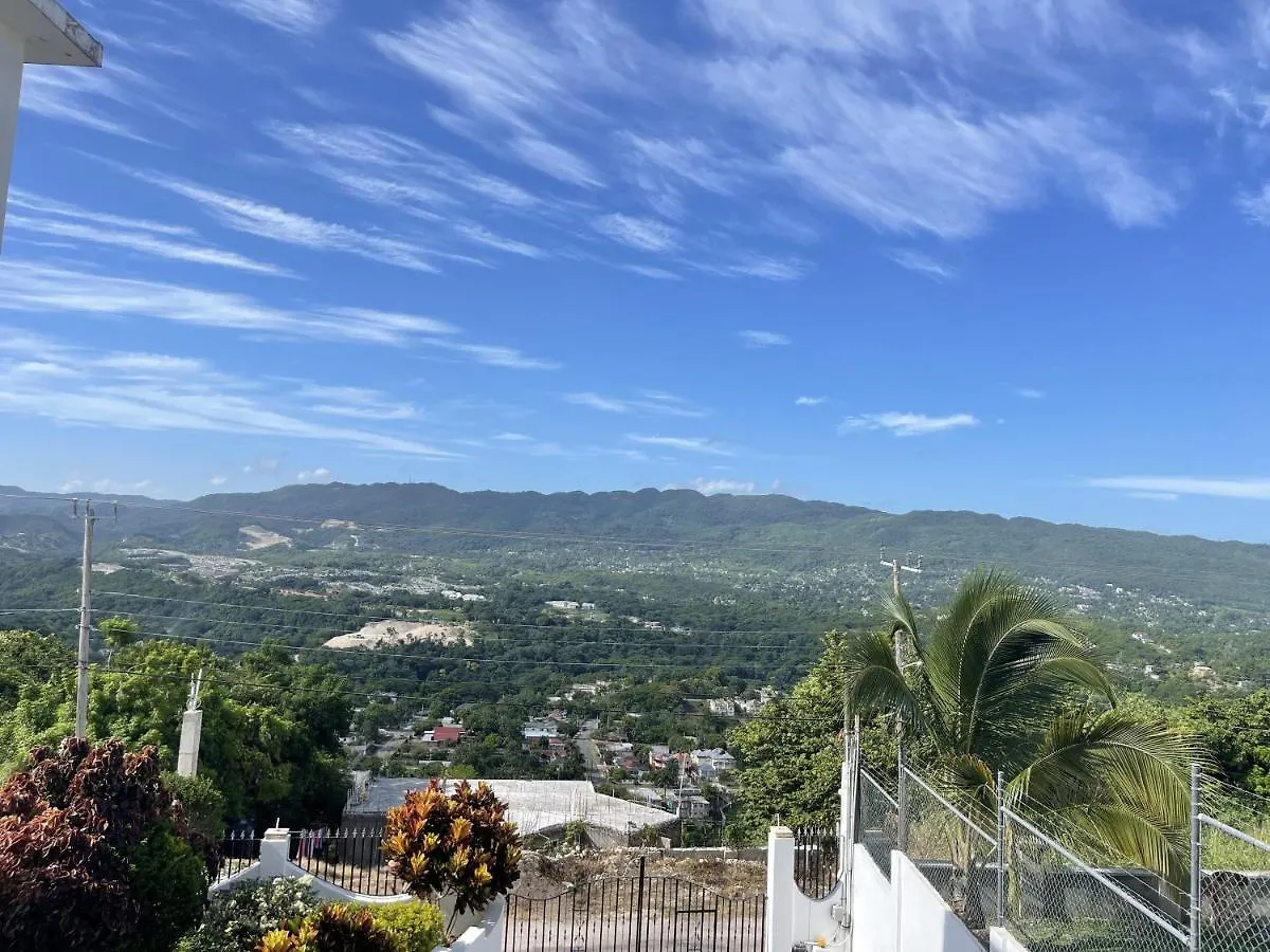 Skyline Suites, Breathtaking Mountains & City View Apts Μοντέγκο Μπέυ